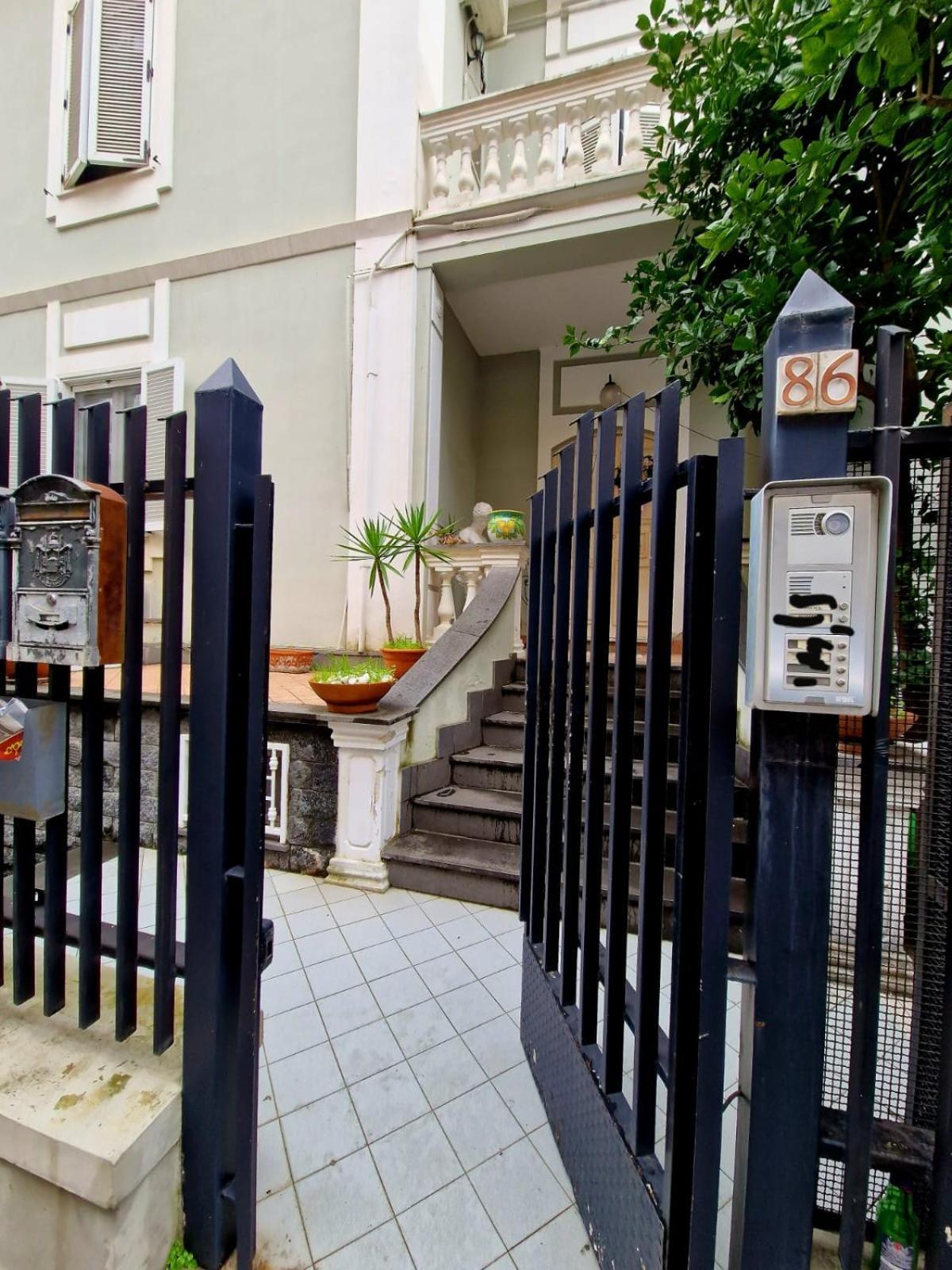 Fuga A Napoli Apartment Exterior photo