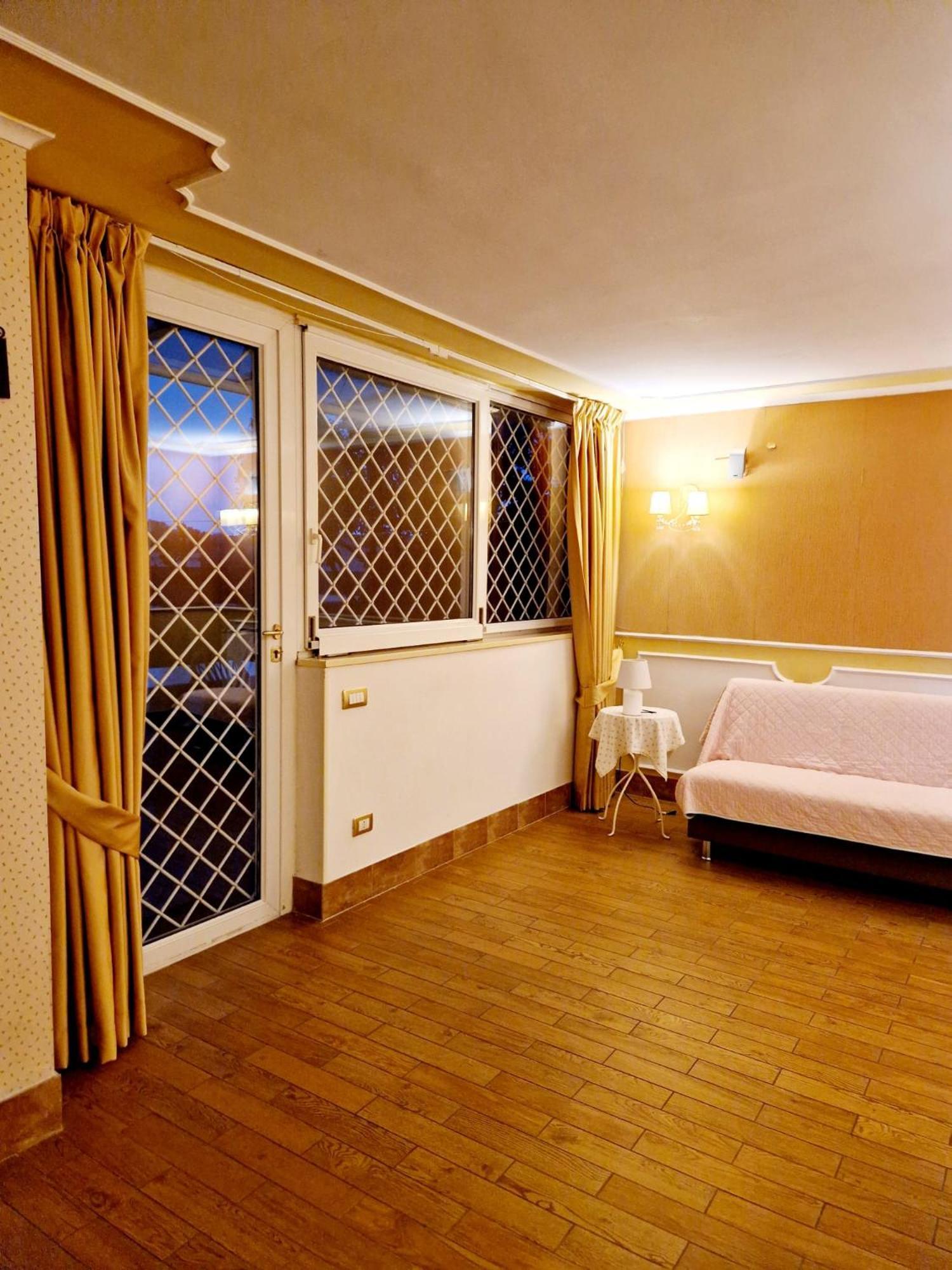 Fuga A Napoli Apartment Exterior photo